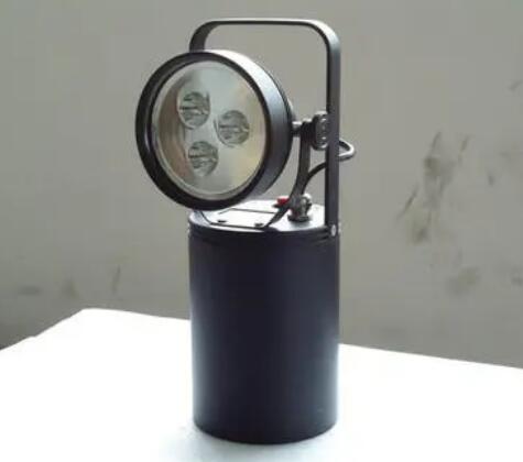 多功能強光燈（帶磁力底